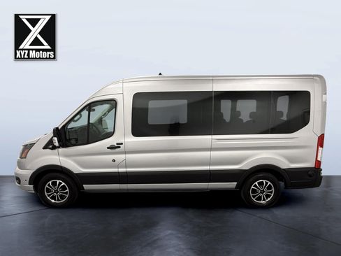 Used 2024 Ford Transit 350 XLT RWD image 4