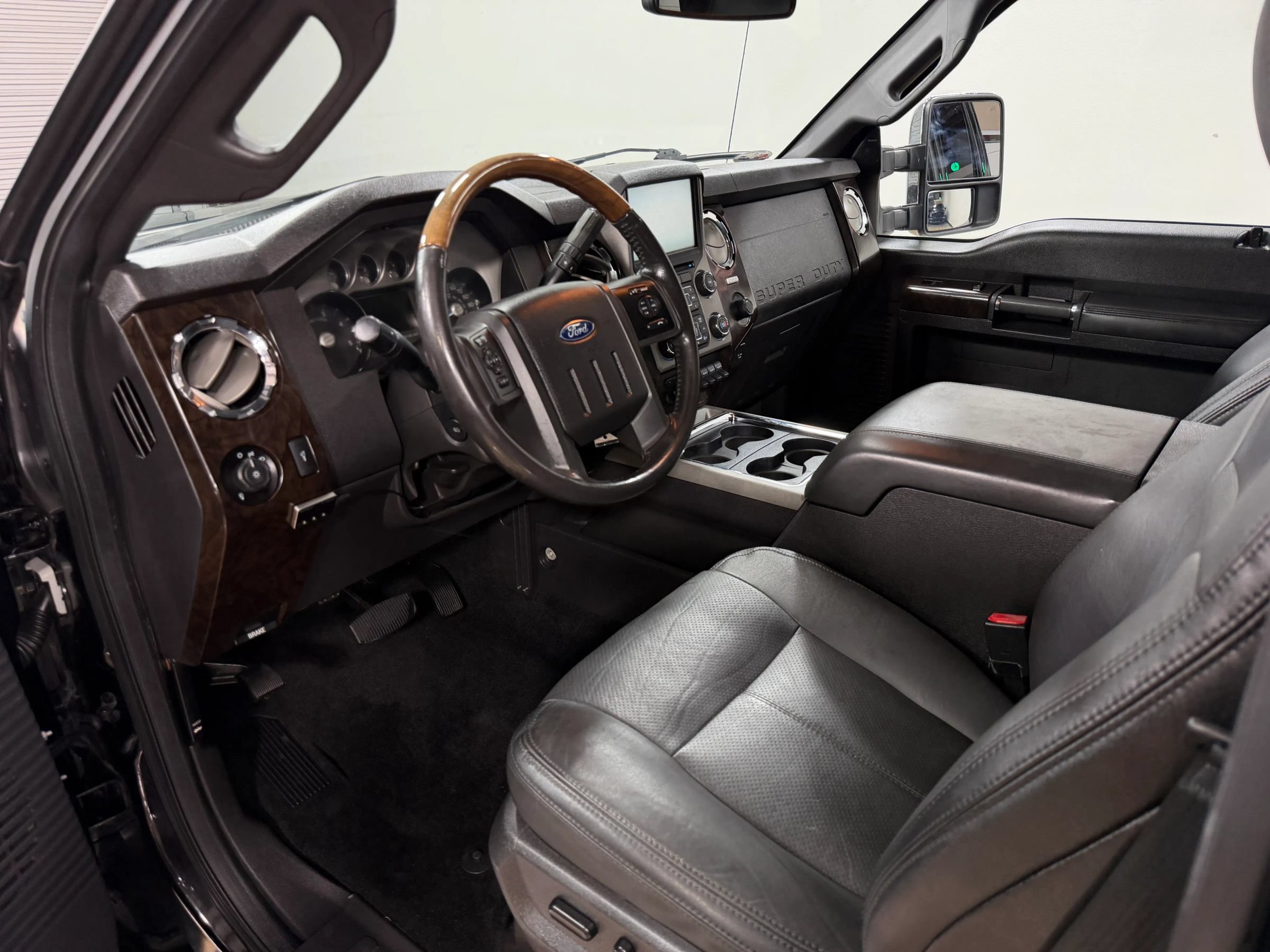 Used 2016 Ford F350 Platinum AWD/4WD image 5
