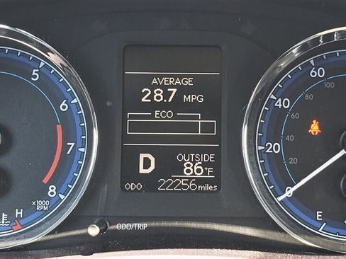 Used 2018 Toyota Corolla LE image 10