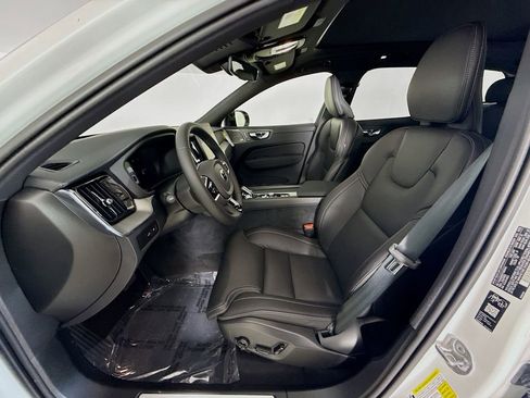 New 2026 Volvo XC60 T8 Ultra w/ Climate Package PRO image 22