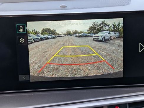 New 2026 Kia Sorento LX FWD image 23