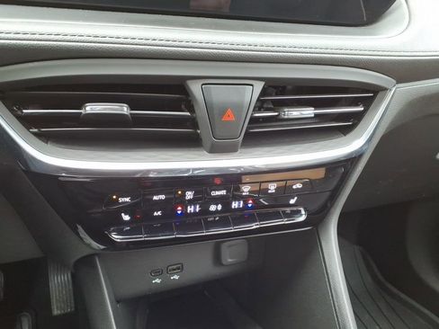 Certified 2025 Buick Encore GX Avenir w/ Avenir Convenience Package AWD/4WD image 19