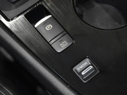 Used 2024 Nissan Rogue SV image 25