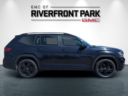 Used 2023 Volkswagen Atlas SEL R-Line AWD/4WD image 2