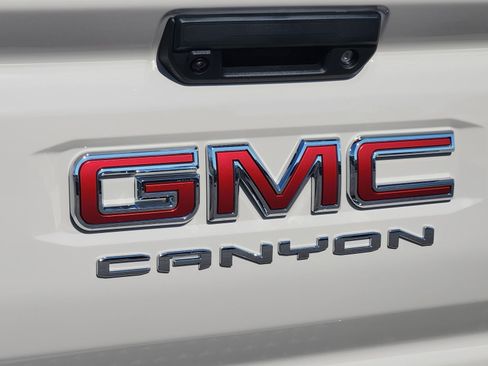 New 2026 GMC Canyon Elevation w/ Convenience Package image 12