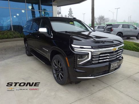 New 2026 Chevrolet Suburban Premier image 1