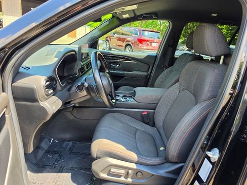 Used 2025 Honda Pilot Sport image 21