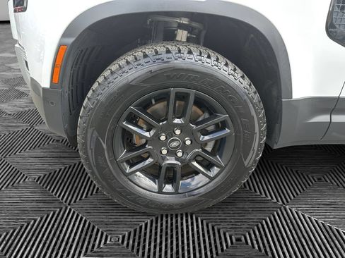 Used 2023 Land Rover Defender 110 S AWD/4WD image 15
