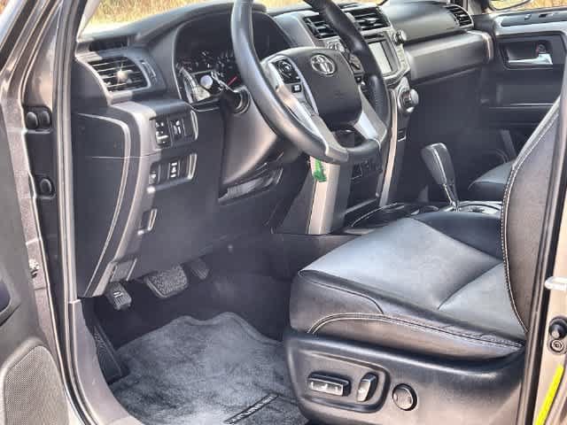 Used 2018 Toyota 4Runner SR5 Premium RWD image 3
