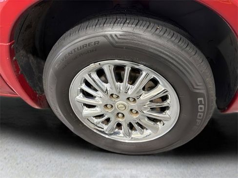 Used 2003 Chrysler Town & Country Limited image 37