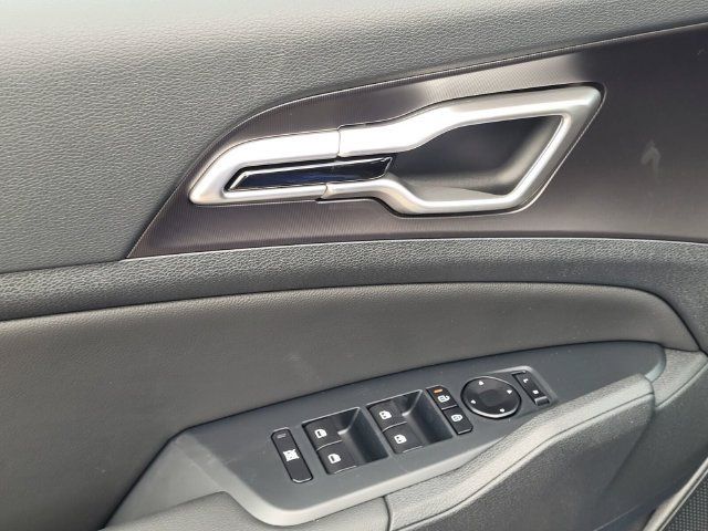 New 2026 Kia Sportage EX FWD image 11