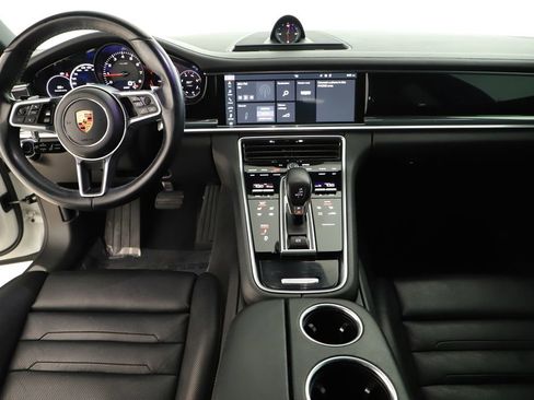 Used 2018 Porsche Panamera 4 image 19