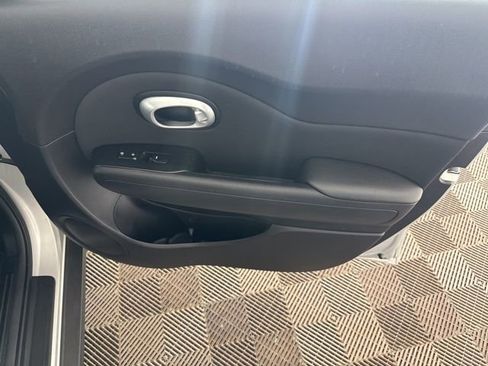 Used 2015 Kia Soul image 21