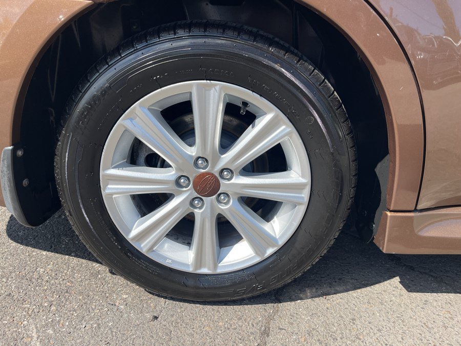 Used 2011 Subaru Legacy 2.5i Premium AWD/4WD image 23