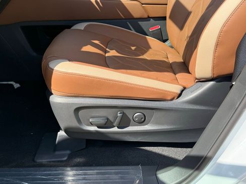 New 2026 Nissan Pathfinder Platinum AWD/4WD image 17