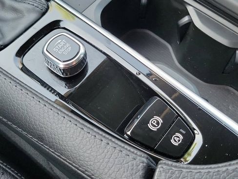 Used 2022 Volvo XC90 T6 Momentum w/ Protection Package Premier image 27