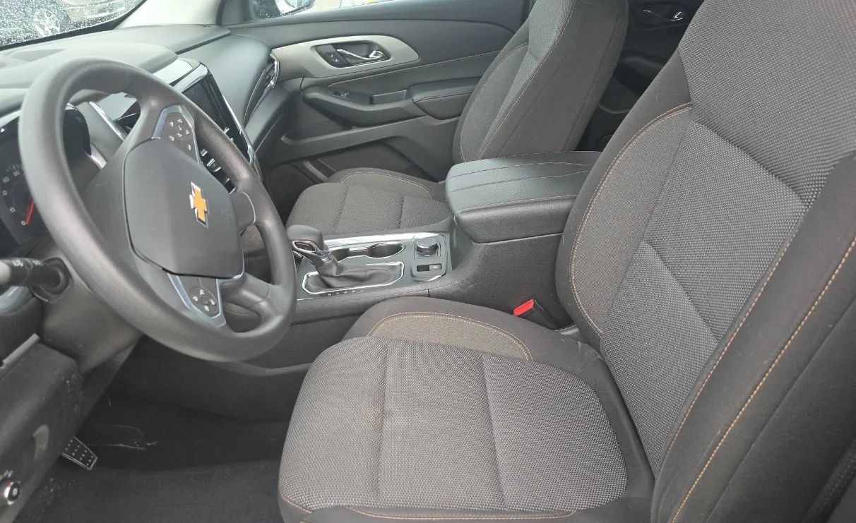 Used 2021 Chevrolet Traverse LS w/ LPO, Floor Liner Package FWD image 5