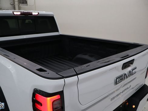 Used 2025 GMC Sierra 2500 Denali Ultimate image 28
