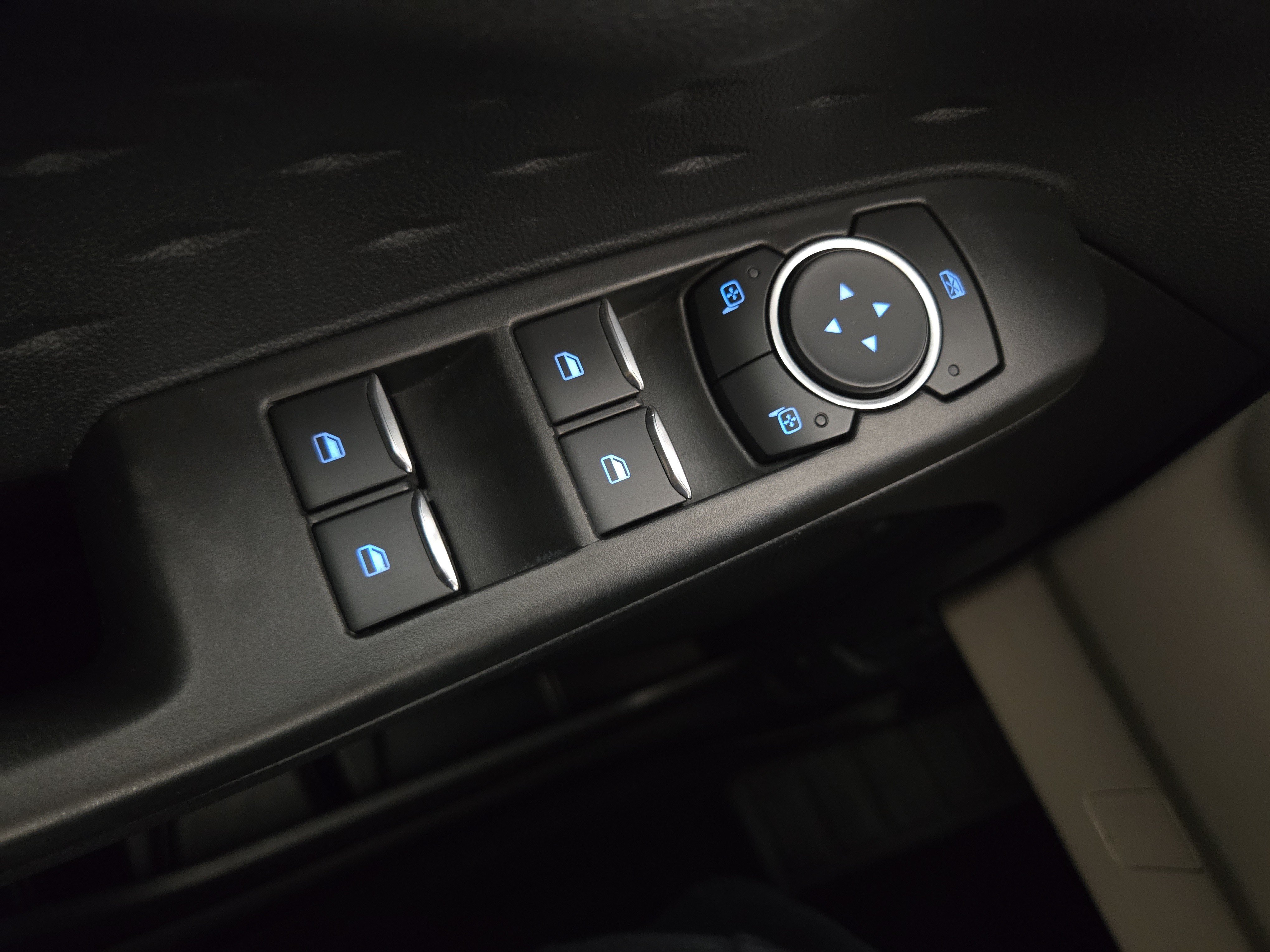 Used 2020 Ford Escape SE FWD image 26