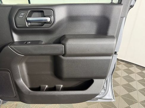 Used 2022 Chevrolet Silverado 1500 Custom Trail Boss AWD/4WD image 17