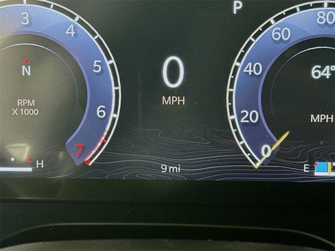 New 2025 Jeep Grand Cherokee Altitude image 11