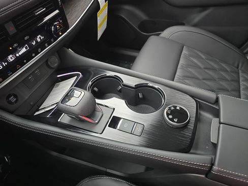 New 2026 Nissan Rogue Platinum AWD/4WD image 25