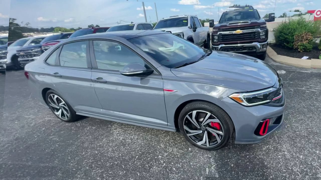 Used 2024 Volkswagen Jetta GLI Autobahn FWD image 3