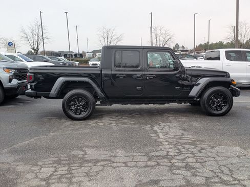 Used 2022 Jeep Gladiator Sport image 10