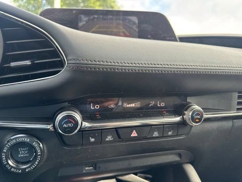 Used 2019 MAZDA MAZDA3 Sedan w/ Preferred Package FWD image 20