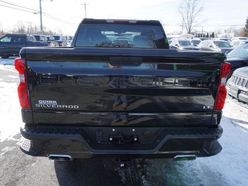 Used 2021 Chevrolet Silverado 1500 LT Trail Boss image 9