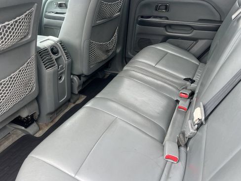 Used 2005 Honda Pilot EX image 12
