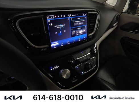 Used 2022 Chrysler Pacifica Touring-L FWD image 23
