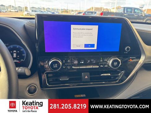 Used 2025 Toyota Highlander Limited image 20