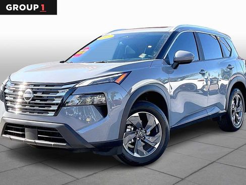 Used 2026 Nissan Rogue SV w/ SV Premium Package image 1