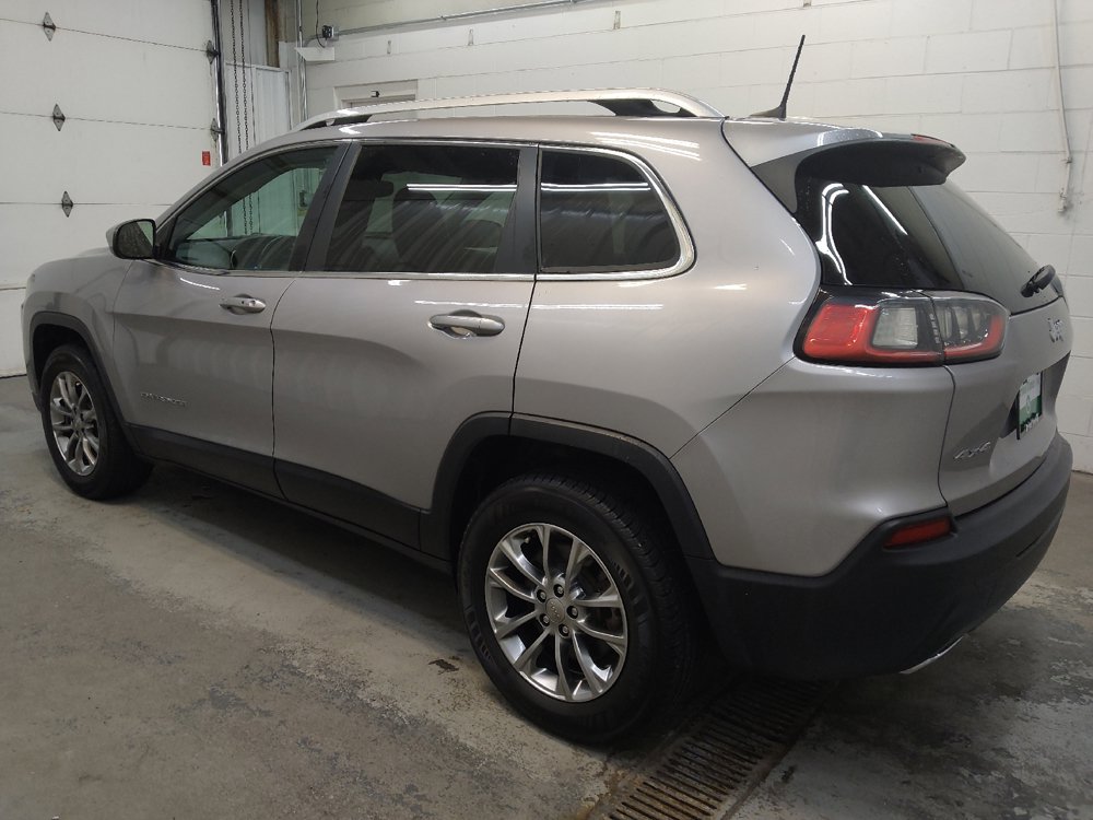 Used 2019 Jeep Cherokee Latitude Plus w/ Comfort/Convenience Group AWD/4WD image 3