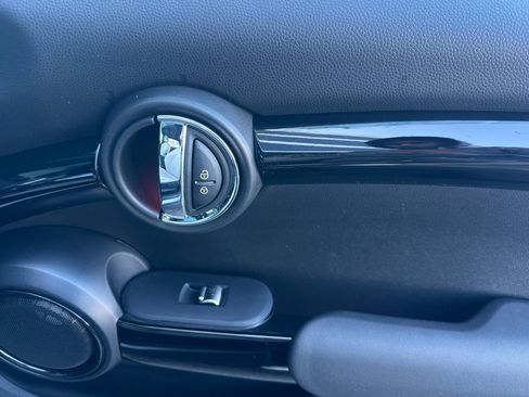 Used 2021 MINI Cooper SE w/ 8.8" Touchscreen Nav Package image 21