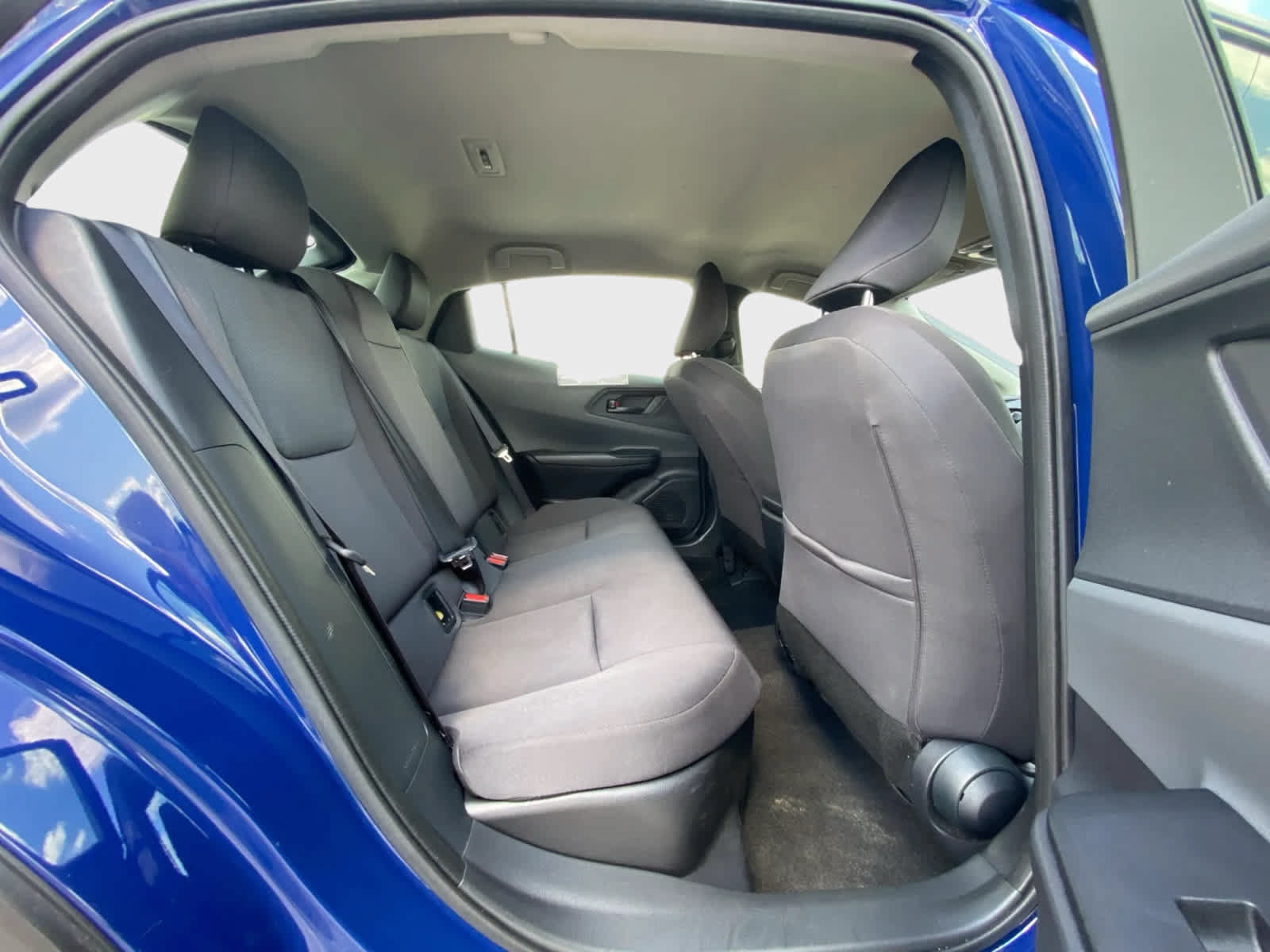 Used 2024 Toyota Prius LE FWD image 13