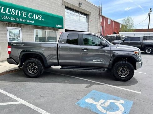 Used 2018 Toyota Tundra SR5 w/ TRD Off Road Package image 9