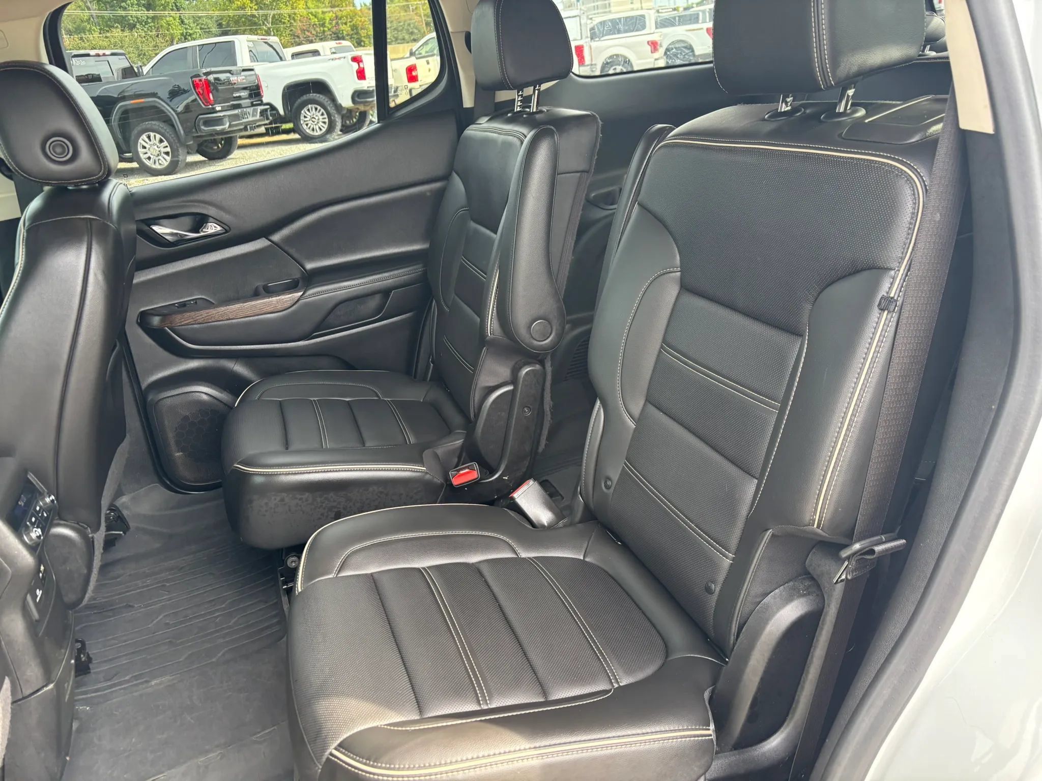 Used 2021 GMC Acadia Denali w/ Denali Technology Package AWD/4WD image 15