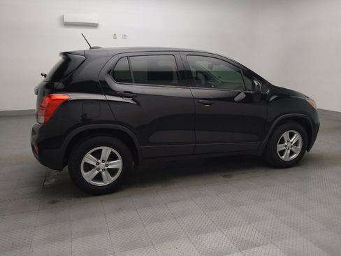 Used 2020 Chevrolet Trax LS w/ Tint and Cruise Package image 10