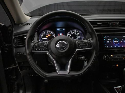 Used 2017 Nissan Rogue S image 26