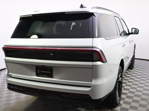 New 2025 Lincoln Navigator Reserve w/ Jet Appearance Package image 6
