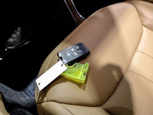 Used 2024 Land Rover Range Rover Long Wheelbase Autobiography AWD/4WD image 52