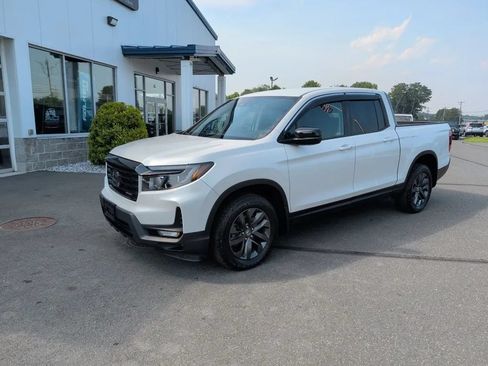 Used 2021 Honda Ridgeline Sport image 2