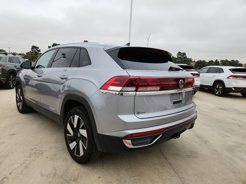 Used 2025 Volkswagen Atlas Cross Sport SE FWD image 5
