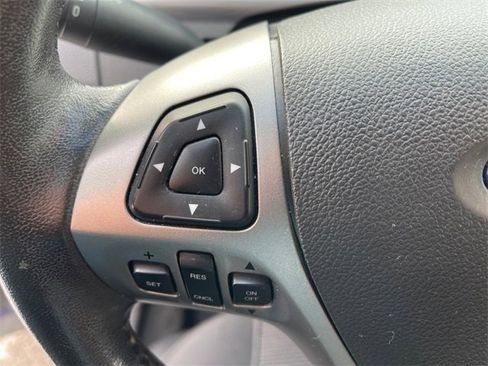 Used 2015 Ford Taurus SEL image 31