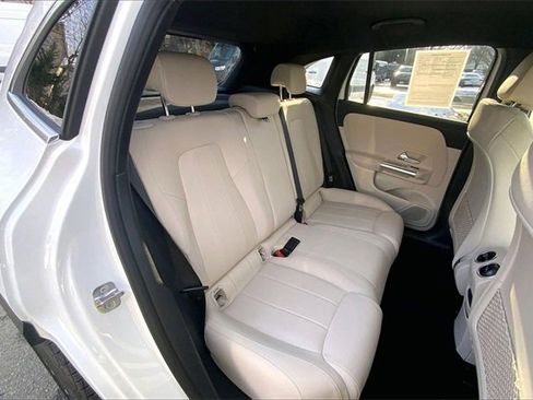 Used 2025 Mercedes-Benz GLA 250 4MATIC image 15