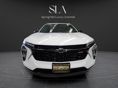 Used 2026 Chevrolet Trax RS w/ Driver Confidence Package image 1