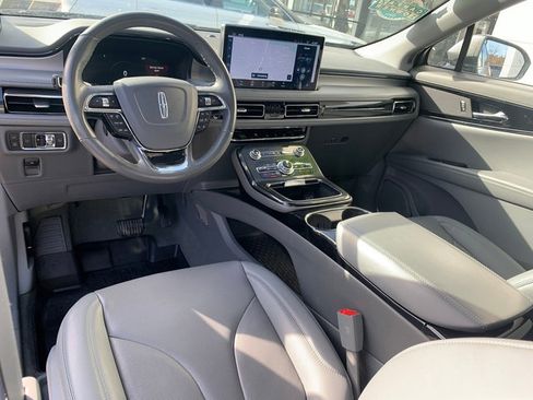 Certified 2023 Lincoln Nautilus Reserve w/ Monochromatic Package image 17