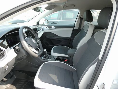 New 2025 Volkswagen Taos SE image 27